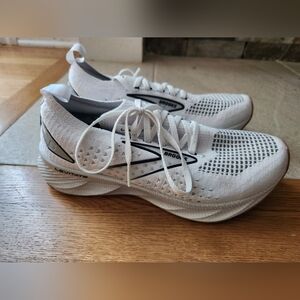 Brooks Levitate StealthFit 6